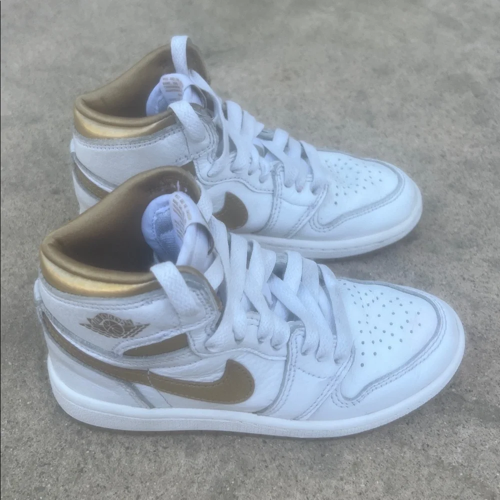 Nike Air Jordan 1 Retro White Metallic Gold Toddler High Top Sneakers Size 12